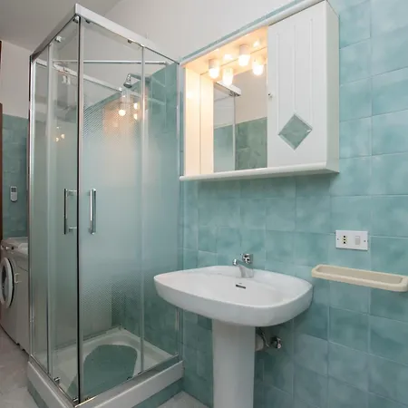 Monolocale Turchese * Pietra Ligure